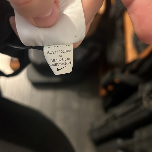 Nike Tank Top - Picture 3 of 3